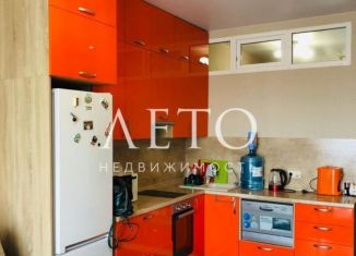 Продажа 2-ком. квартиры, 54 м2, Сочи, улица Ленина, 219/6Б, ЖК Корона