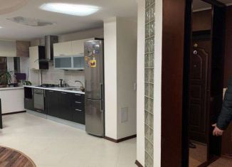 Сдается 3-ком. квартира, 95 м2, Оренбург, улица Диагностики, 17/1