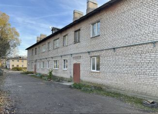 Продажа 2-комнатной квартиры, 34 м2, городской посёлок Кузнечное, Юбилейная улица, 8