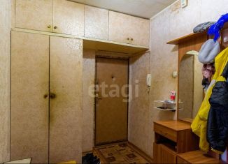 Продается четырехкомнатная квартира, 75 м2, Шебекино, улица Петровского, 48