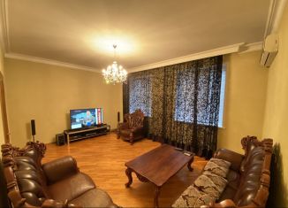 Продажа 3-комнатной квартиры, 100 м2, Каспийск, улица Гамзата Цадасы, 37Б