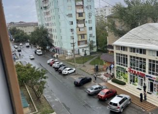 Продаю 1-комнатную квартиру, 60 м2, город Кизилюрт, улица Гамзата Цадаса, 66/1