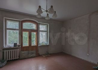 Продается 2-комнатная квартира, 56 м2, Краснотурьинск, улица Свердлова, 5