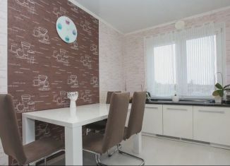 3-комнатная квартира на продажу, 75.6 м2, посёлок городского типа Янтарный, Советская улица, 110В