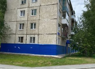 Продам трехкомнатную квартиру, 61.7 м2, Тобольск, микрорайон 7А, 26