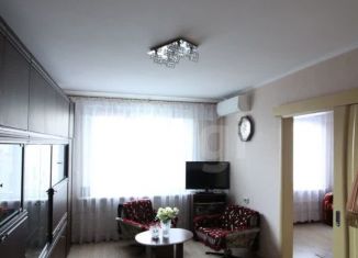 Продается трехкомнатная квартира, 50 м2, Москва, Новоясеневский проспект, 19к4, район Ясенево