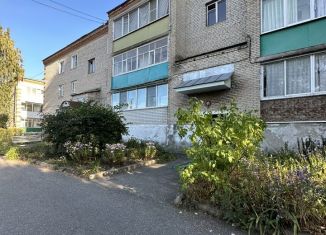 Продажа 3-ком. квартиры, 64 м2, Кирсанов, улица Мира, 18