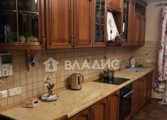 Продаю 4-комнатную квартиру, 140 м2, Красногорск, Школьная улица, 1