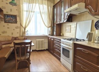 Продается трехкомнатная квартира, 95 м2, Уфа, Нежинская улица, 3