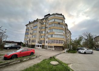 Сдам 3-комнатную квартиру, 92 м2, Темрюк, Октябрьская улица, 34