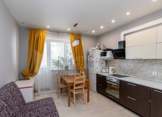 Продажа 1-ком. квартиры, 50 м2, Тюмень, улица Прокопия Артамонова, 8, Восточный округ