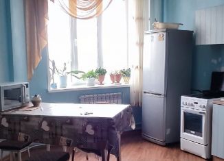 Трехкомнатная квартира в аренду, 93 м2, Абакан, улица Стофато, 5Д