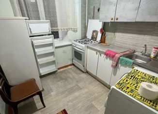 Сдам в аренду 2-ком. квартиру, 50 м2, Избербаш, улица Гусейханова, 5