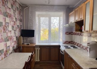 Трехкомнатная квартира в аренду, 59 м2, Хакасия, улица Пушкина, 155