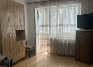 Сдаю 1-ком. квартиру, 36 м2, Симферополь, улица Лермонтова, 13