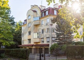 Продаю 2-комнатную квартиру, 102.4 м2, Калининград, улица Космонавта Леонова, 9Б