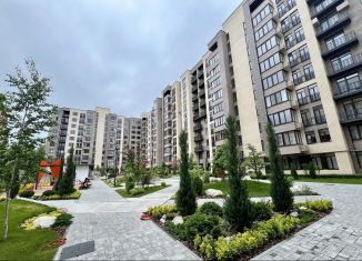 Продам 1-ком. квартиру, 62 м2, Владикавказ, улица Гастелло, 71А