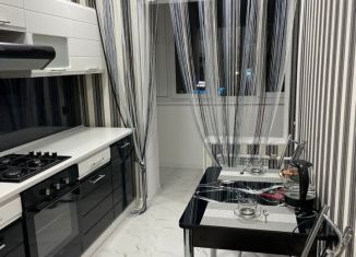 Сдача в аренду 2-ком. квартиры, 64 м2, Махачкала, улица Абдулхакима Исмаилова, 82А