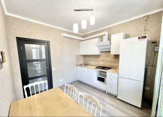 Продается 1-ком. квартира, 38 м2, село Мирное, улица Крымской Весны, 1к1