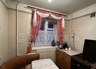 Продам 2-комнатную квартиру, 45 м2, Кола, проспект Виктора Миронова, 16