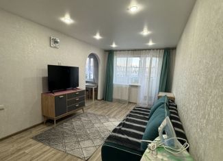 Сдаю двухкомнатную квартиру, 45 м2, Сысерть, улица Карла Либкнехта, 70