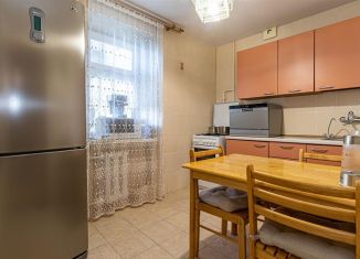 Продается 4-ком. квартира, 71 м2, Краснодар, улица Карла Маркса, 14