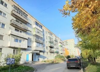 Продажа 2-комнатной квартиры, 51.7 м2, Кемеровская область, бульвар Химиков, 4