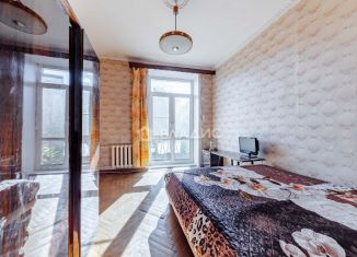 Продается 2-ком. квартира, 54 м2, Санкт-Петербург, шоссе Революции, 9, метро Площадь Ленина