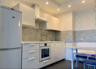 Сдам в аренду 2-комнатную квартиру, 50 м2, Екатеринбург, улица Краснолесья, 24