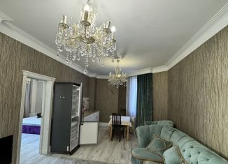 Сдаю трехкомнатную квартиру, 80 м2, Краснодарский край, улица Толстого, 76