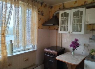 Продается 3-ком. квартира, 60 м2, Дмитров, улица Космонавтов, 38