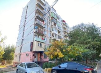 Продается 1-ком. квартира, 30.4 м2, Астрахань, улица Валерии Барсовой, 12к2, Кировский район