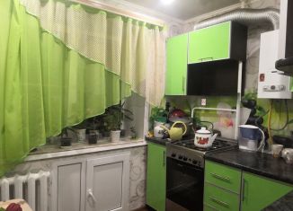 Продаю трехкомнатную квартиру, 53 м2, Зеленодольск, улица Татарстан, 30