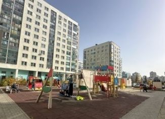 Продажа двухкомнатной квартиры, 59 м2, Екатеринбург, улица Вильгельма де Геннина, 45, метро Чкаловская