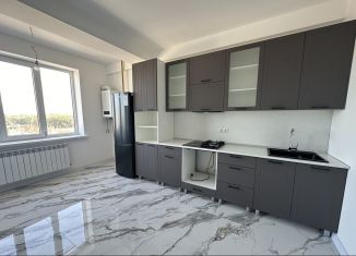 Сдача в аренду 3-ком. квартиры, 90 м2, Хасавюрт, улица Чкалова, 111