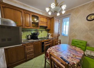 Продается 2-ком. квартира, 54 м2, Москва, Синявинская улица, 11к16