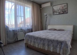 Продам 3-ком. квартиру, 80 м2, поселок городского типа Афипский, улица Победы, 22