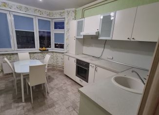 Сдам в аренду 2-ком. квартиру, 58 м2, Москва, Лухмановская улица, 24, ВАО