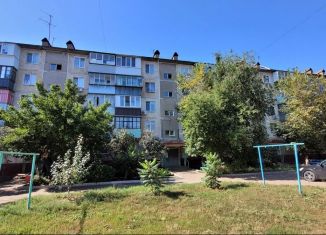 Продается 2-ком. квартира, 44 м2, Оренбург, Народная улица, 12/2