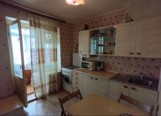 Продаю двухкомнатную квартиру, 48 м2, Абинск, Ростовская улица, 133