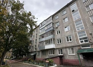 Продам 4-ком. квартиру, 59.1 м2, Калужская область, улица Суворова, 56