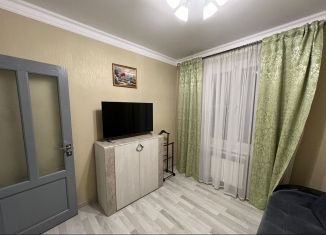 Продается 3-комнатная квартира, 60 м2, Дагестан, улица Орджоникидзе, 28