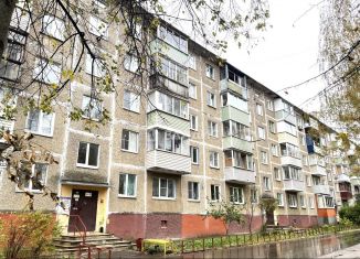 Продается однокомнатная квартира, 32.7 м2, Луховицы, улица Жуковского, 11А