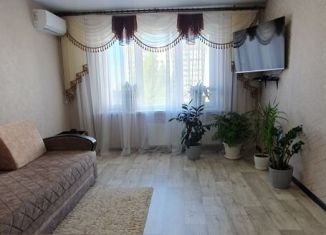 Продается 3-ком. квартира, 72.9 м2, Саратов, улица Романтиков, 48