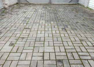 Сдача в аренду 2-ком. квартиры, 45 м2, Кингисепп, улица Героя Графова, 10А