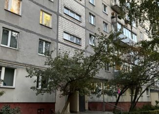 Сдам в аренду 2-комнатную квартиру, 50 м2, Нижний Новгород, Комсомольская улица, 35, микрорайон Соцгород-1