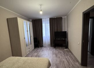 Сдаю 2-ком. квартиру, 54 м2, Курск, проспект Анатолия Дериглазова, 85, Центральный округ