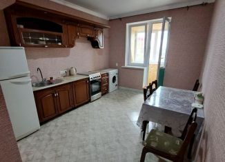 Сдаю 2-комнатную квартиру, 83 м2, Дагестан, улица Абдулмеджидова, 29