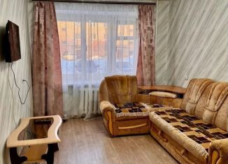 Сдается в аренду 2-комнатная квартира, 55 м2, Оса, улица Степана Разина, 75