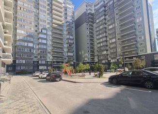 Продажа трехкомнатной квартиры, 94 м2, Махачкала, улица Вузовское Озеро, 13, Кировский район